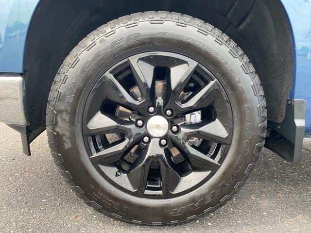 Chevrolet Silverado 1500 LT-L Crew Cab 4WD 2024