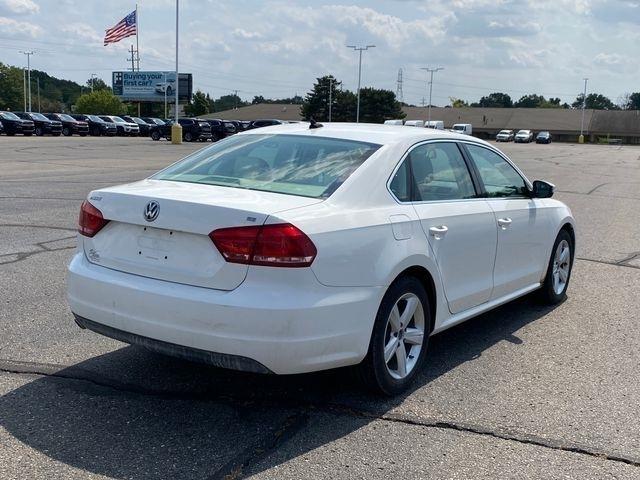 Volkswagen Passat 2.5L SE MT 2013