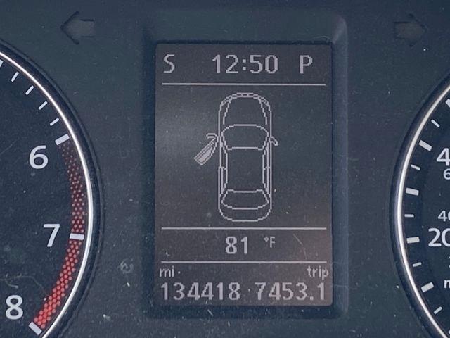 Volkswagen Passat 2.5L SE MT 2013