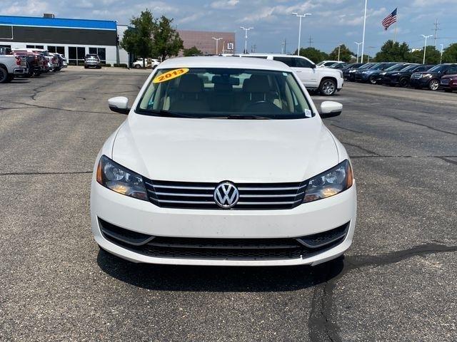 Volkswagen Passat 2.5L SE MT 2013