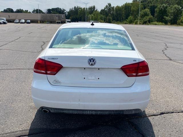 Volkswagen Passat 2.5L SE MT 2013