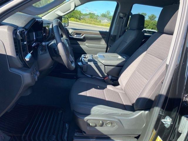 Chevrolet Silverado 1500 LT-L Crew Cab 4WD 2024