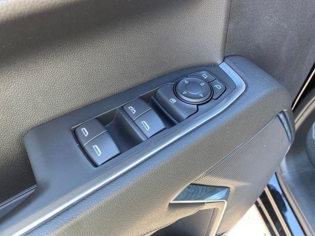 Chevrolet Silverado 1500 LT-L Crew Cab 4WD 2024