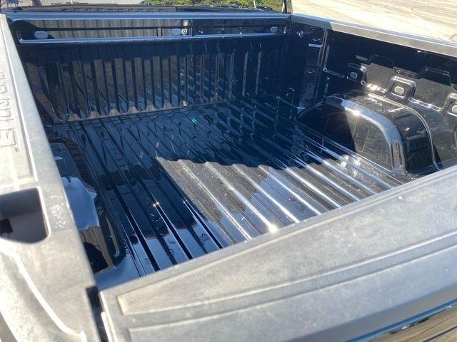 Chevrolet Silverado 1500 LT-L Crew Cab 4WD 2024