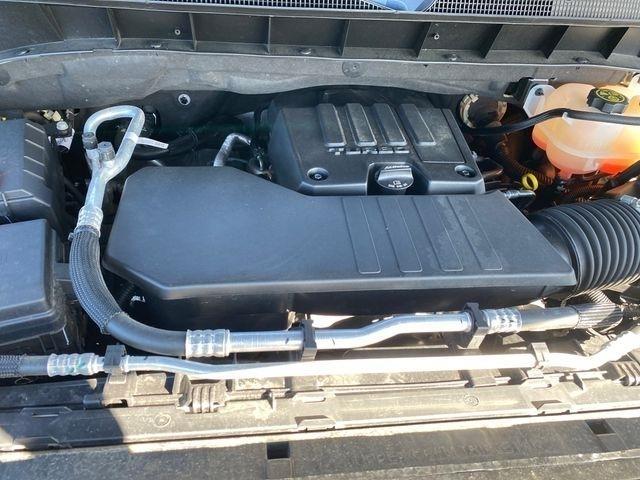 Chevrolet Silverado 1500 LT-L Crew Cab 4WD 2024