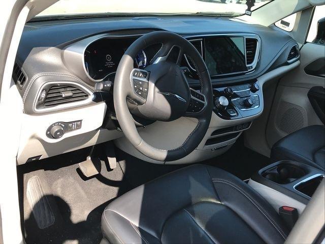 Chrysler Pacifica Hybrid Select 2024