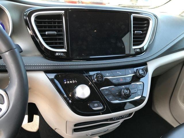 Chrysler Pacifica Hybrid Select 2024
