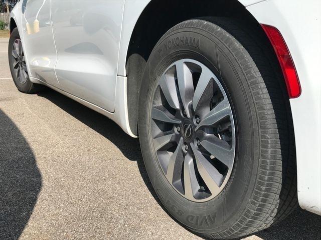Chrysler Pacifica Hybrid Select 2024