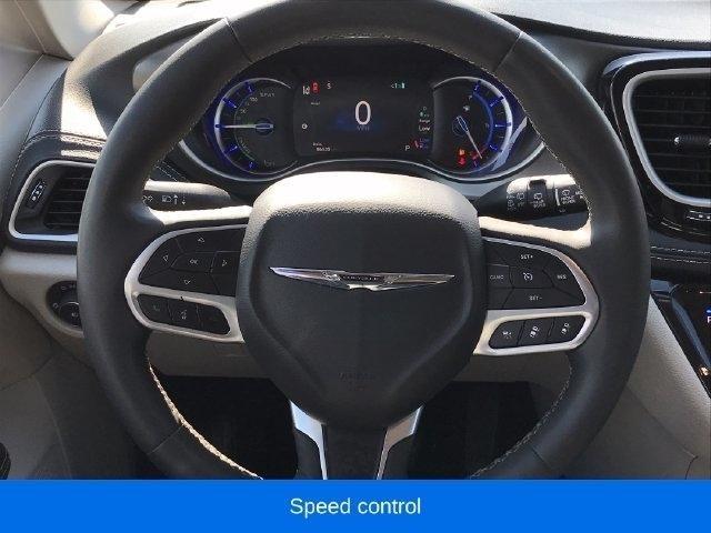 Chrysler Pacifica Hybrid Select 2024