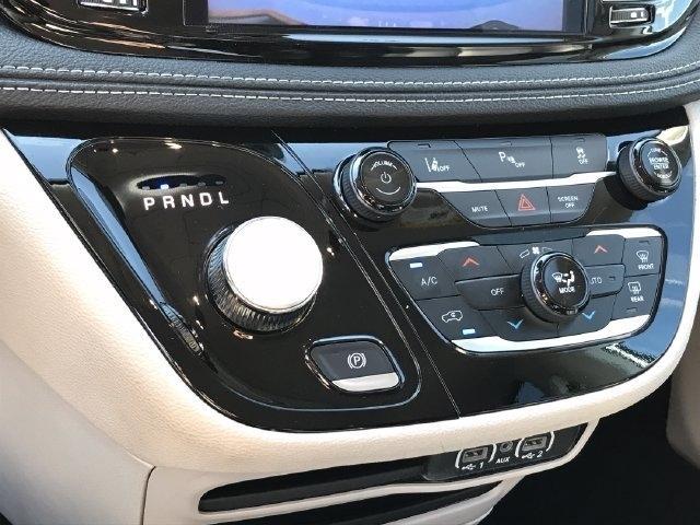 Chrysler Pacifica Hybrid Select 2024