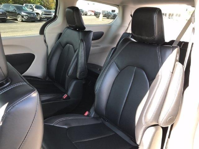 Chrysler Pacifica Hybrid Select 2024