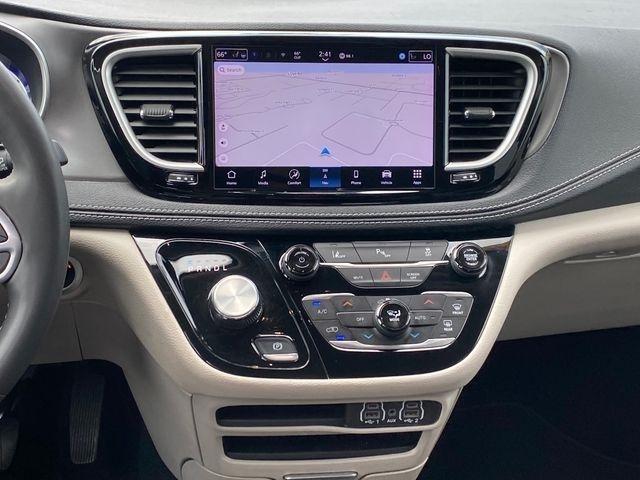 Chrysler Pacifica Hybrid Select 2024