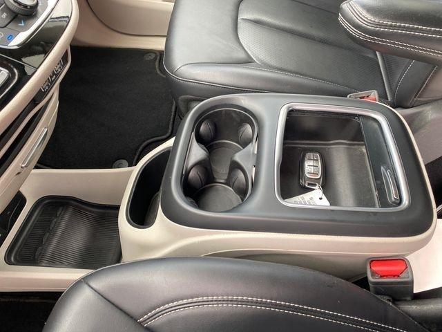 Chrysler Pacifica Hybrid Select 2024