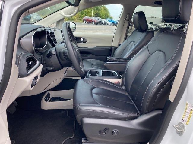 Chrysler Pacifica Hybrid Select 2024