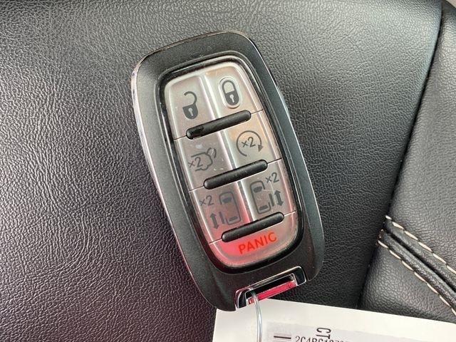 Chrysler Pacifica Hybrid Select 2024