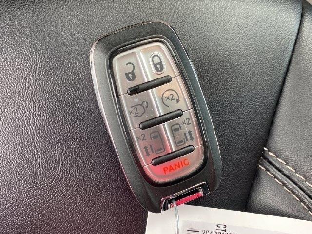 Chrysler Pacifica Hybrid Select 2024