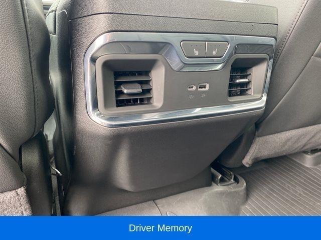 Chevrolet Silverado 1500 LTZ Crew Cab 4WD 2023