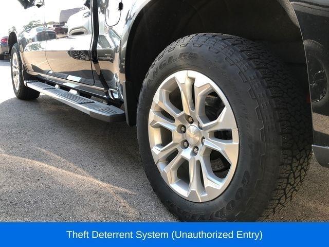 Chevrolet Silverado 1500 LTZ Crew Cab 4WD 2023