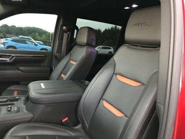 GMC Sierra 2500HD AT4 Crew Cab 4WD 2024