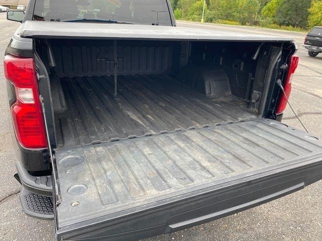 Chevrolet Silverado 1500 Trail Boss Custom Crew Cab 4WD 2022