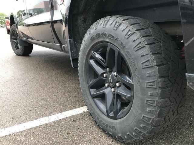 Chevrolet Silverado 1500 Trail Boss Custom Crew Cab 4WD 2022