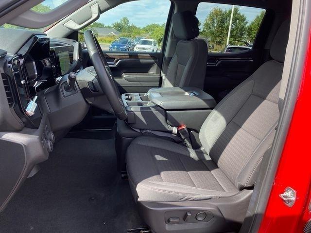 Chevrolet Silverado 1500 LT-L Crew Cab 4WD 2025
