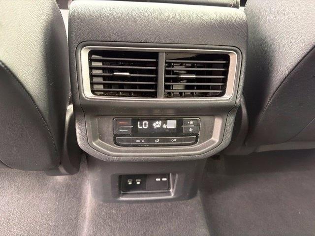 Volkswagen Atlas SE w/Technology 2024