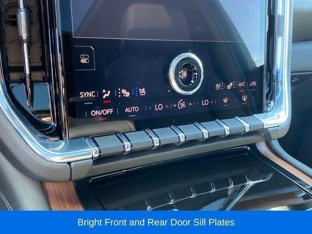 GMC Yukon Denali 4WD 2025