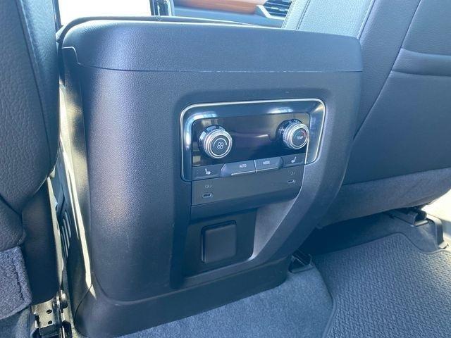 GMC Yukon Denali 4WD 2025