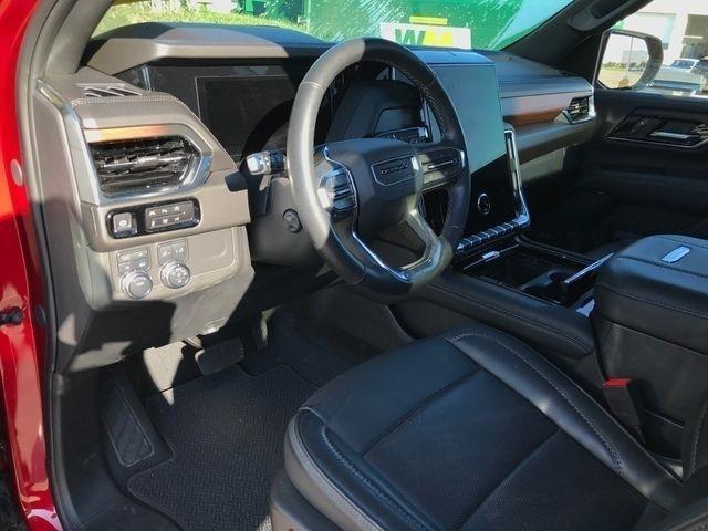 GMC Yukon Denali 4WD 2025