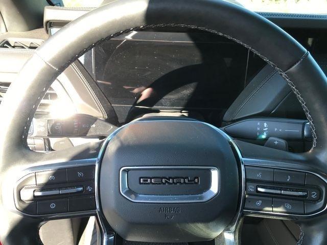 GMC Yukon Denali 4WD 2025