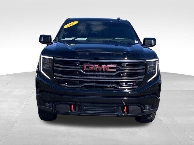 GMC Sierra 1500 AT4 Crew Cab 4WD 2025