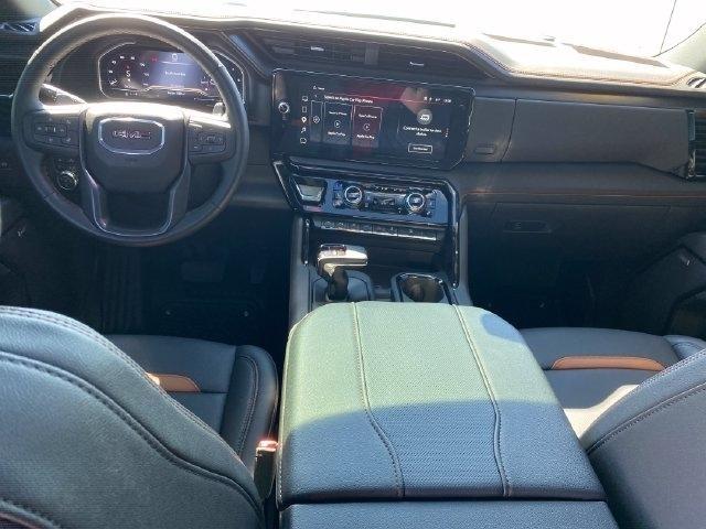GMC Sierra 1500 AT4 Crew Cab 4WD 2025