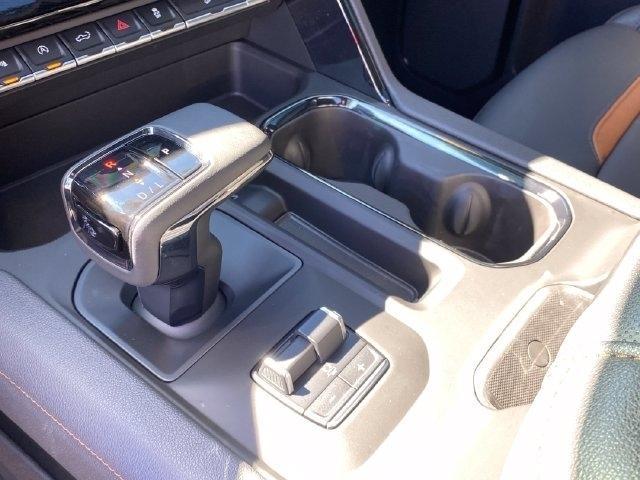 GMC Sierra 1500 AT4 Crew Cab 4WD 2025