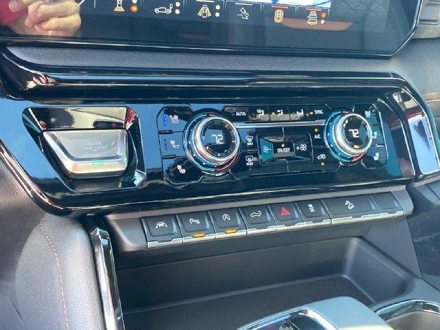 GMC Sierra 1500 AT4 Crew Cab 4WD 2025