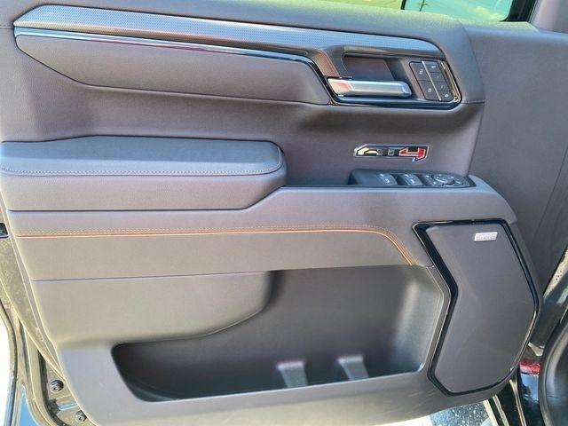GMC Sierra 1500 AT4 Crew Cab 4WD 2025