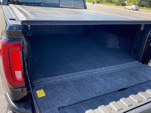 GMC Sierra 1500 AT4 Crew Cab 4WD 2025