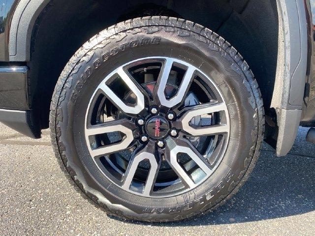 GMC Sierra 1500 AT4 Crew Cab 4WD 2025
