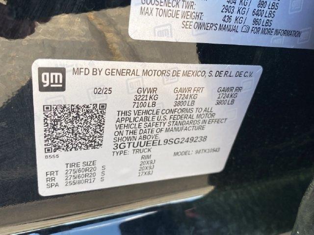 GMC Sierra 1500 AT4 Crew Cab 4WD 2025