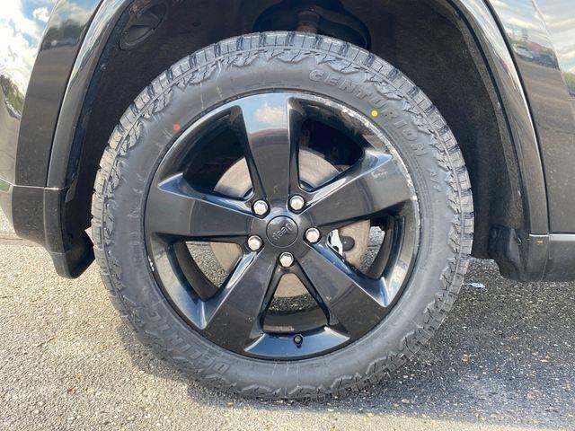 Jeep Grand Cherokee Laredo 4WD 2015