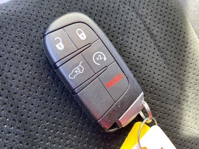 Jeep Grand Cherokee Laredo 4WD 2015