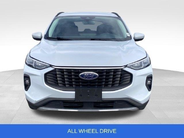 Ford Escape Platinum AWD 2025