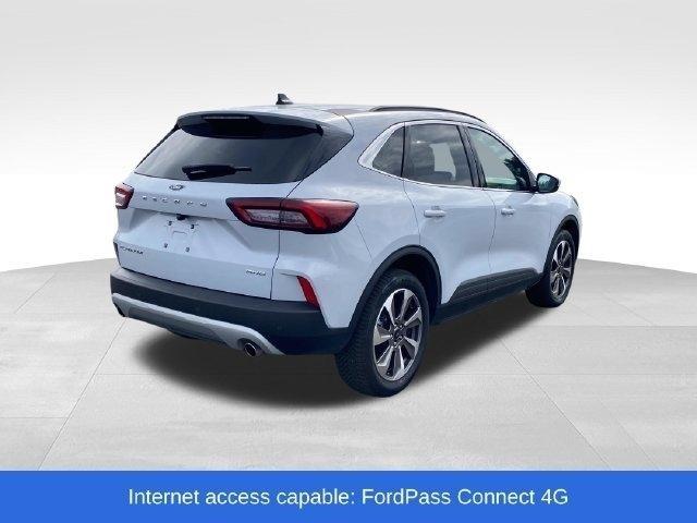 Ford Escape Platinum AWD 2025