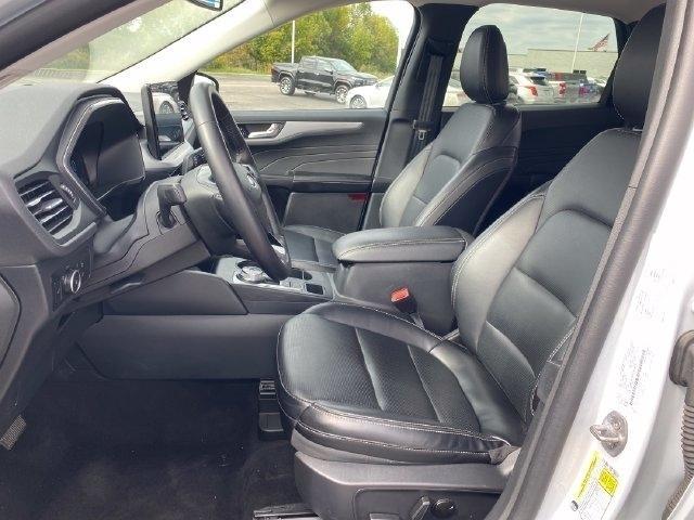 Ford Escape Platinum AWD 2025