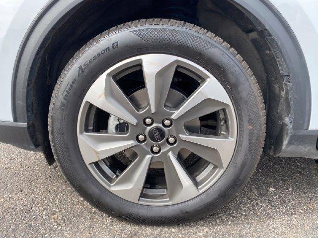 Ford Escape Platinum AWD 2025