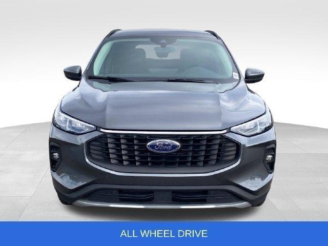 Ford Escape Platinum AWD 2025