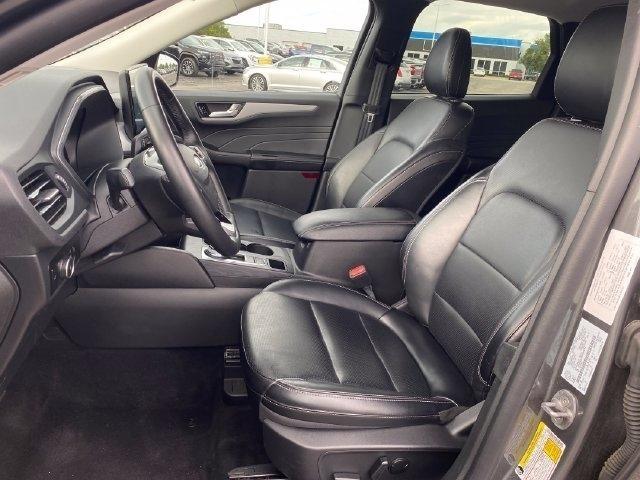 Ford Escape Platinum AWD 2025