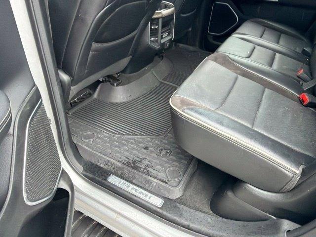 RAM 1500 Laramie Crew Cab SWB 4WD 2020