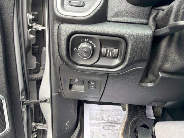 RAM 1500 Laramie Crew Cab SWB 4WD 2020