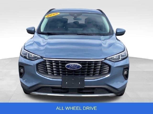 Ford Escape Platinum AWD 2025